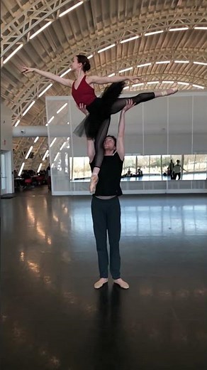 Incredible studio press lift #dancers #ballet #partner #autumnsklein