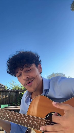 Treat You Better - Shawn Mendes (Official Music Video)