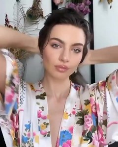 The iconic Mara Lafontan shares her routine to get her signature sleek, shiny, and of movement hair using SACHAJUAN. Products Used Include: ✔️SACHAJUAN Hair Mousse for weightless control and volume ✔️SACHAJUAN Styling Cream for sleek and hydrated hair ✔️SACHAJUAN Intensive Hair Oil for incredible shine ✔️SACHAJUAN Hairspray to set the look in place from morning to night | Camera Ready Cosmetics