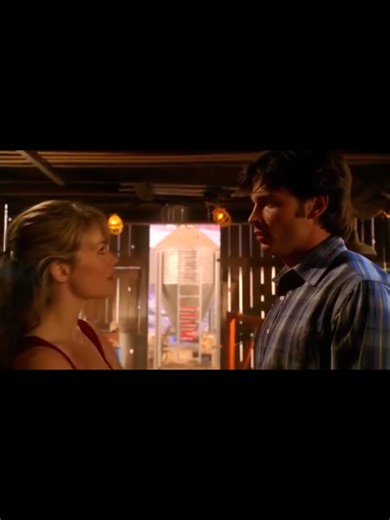 El primer encuentro entre Clark (Superman) y Arthur curry (Aquaman) (05×04). #Series #escenas #tomwelling #clarkkent #superman #superheroe #smallville #paratii #paratiiiiiiiiiiiiiiiiiiiiiiiiiiiiiii