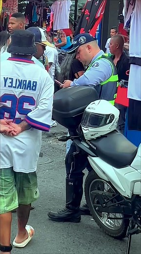 1.7M views · 10K reactions | Funny public scared pranks . . . . #Pranks #comedy #usa #funnyvideos #foryou #fyp #reels #reelsvideoシ #trendingreels #funnyprank #prank #funny #laugh #lol #foryoupage . | Sandra ft Superyei | Facebook