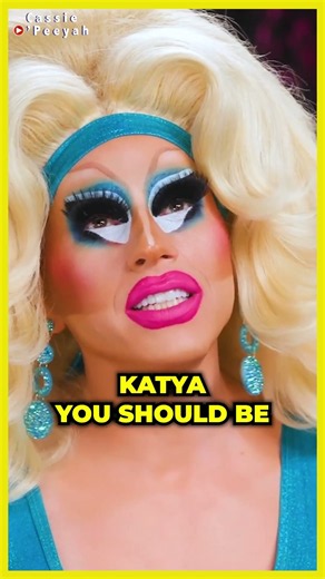 😂 Trixie & Sasha Recall Their Favorite Reads From Drag Race #shorts #trixieandkatya #unhhhh #drag