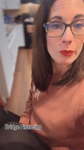 Let’s Talk Bridge Financing! Buying your new home before selling your current one? That’s where bridge financing comes in — it helps you “bridge” the gap between your purchase and sale dates. Here’s what you should know 👇 ✅ Conventional bridge financing (through a mainstream lender) usually offers lower rates and fewer fees than private options. ✅ It’s designed to be short-term and flexible, typically lasting up to 90 days between closings. ✅ It can be structured to fit your exact timeline — gi