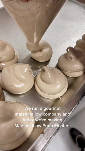 Making Poop shaped marshmallows 💩 #marshmallows #sweet #tiktokfood #foryou #handmade #marshmallow #fyp