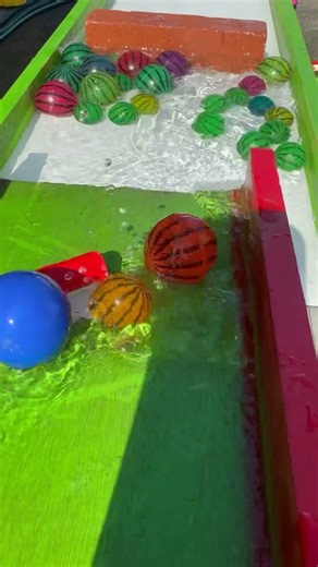 Let's roll watermelon balls in the summer! Tunnel Water Marble Run Race☆Summer Fun