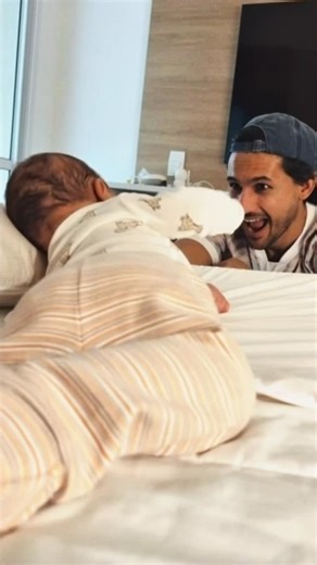 Gabrielle on Instagram: "⸻ meu sonho se realizou… 1ª semana já ficando sério. 21º dia namorando. 3 meses ficamos noivos. 7 meses nos casamos. 1 ano e 1 mês engravidamos… o amor é pra quem tem coragem! e a nossa coragem sempre foi maior que qualquer julgamento. a gente escolheu resistir, né? hahah hoje completamos o nosso 3º aniversário juntos, e esse tem muito mais motivos pra ser comemorado, né? todos os dias eu faço questão de deixar claro o quanto você é essencial na minha vida. mesmo com min