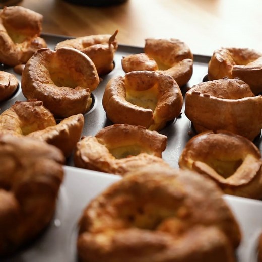 It's National Yorkshire pudding day in the UK and check out these beauties!! 🤩🤩 I always make Yorkshire puds with our roast dinner (even when we're not having beef!). https://www.kitchensanctuary.com/perfect-yorkshire-puddings/ #Yorkshirepuddingday #Sundayroast | Kitchen Sanctuary