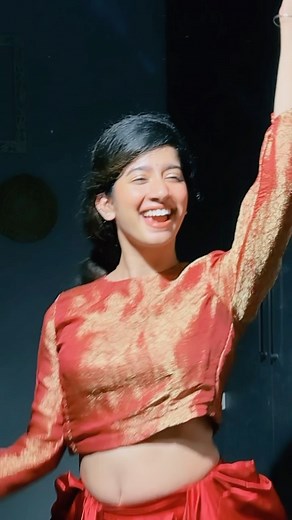 DIVYA SHARMA 💫 | 𝐊𝐢 𝐊𝐚𝐫𝐚 𝐦𝐞𝐢𝐧🙈🥰 #divyaofficial09 #diamondsofdivya . . #reelitfeelit #instareels #exploremore #saiji #reelstrending #instagood #reelsvideo... | Instagram