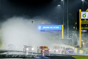 What makes wet racing more 'mentally draining' | Supercars