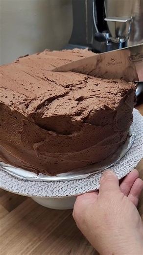 I'm Jessica. Join me as I teach you how to cook homemade meals, bake from scratch, homemade canning and grow a vegetable garden. Heirloom recipes that have been handed down for generations. Stay tuned for NEW recipes! I post them often. This spring we'll be sharing every detail of our farmhouse build. #homestead #breadbaking #homemade #EasyRecipes | A Farmgirl's Kitchen