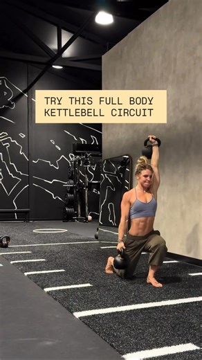 Claire P. Thomas on Instagram: "Four moves. Four rounds. Full body flow ✨ This workout is about connection and control. Move through each exercise at a steady pace, feeling every transition as one continuous chain of strength. Rest 90 seconds between each round. B R E A K D O W N: x4 rounds: 1️⃣ Alt. KB squat clean + press ✔️ 8 reps each side 2️⃣ KB single arm overhead forward walking lunges ✔️ 8 reps (4 each leg) 💫 Switch arms 💫 3️⃣ KB single arm overhead backward walking lunges ✔️ 8 reps (4