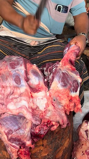 Delicious meat processing skills. | Beef Market