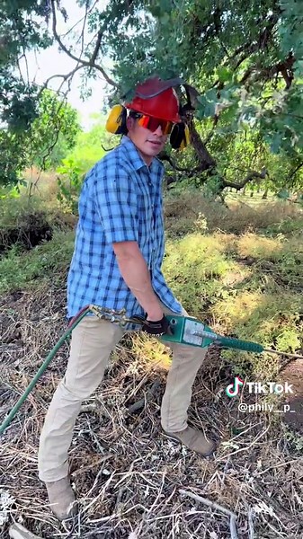 Blowing Up Squirrels: Propane-Oxygen Extermination | Philly P