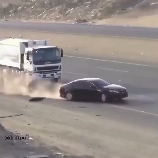 CRAZY SAUDI DRIFTING ON HIGHWAY | 240km/h 150mph