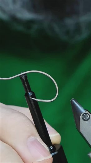 Brian Smith | The most REALISTIC earthworm! Hook: Mustad bend back Thread: Magpie Materials GSP Underbody: TheFlySmith worm thread 600D Markers:... | Instagram