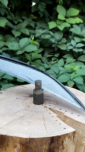 How to correctly sharpen scythes | Genius Inventions