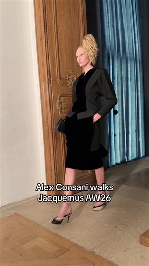 Alex Consani Debuts at Jacquemus AW26