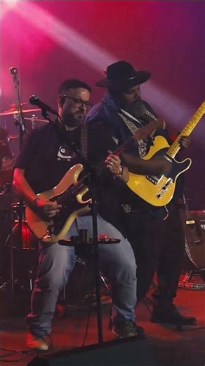 "Tudo que há de mais bonito" Ao Vivo no Teatro Rival
