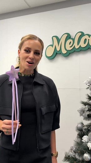 Mária Čírová nám dnes takto kúzelne premenila naše rádio na Vianočné rádio Melody. 🤩🧚‍♀️✨📻🎄 | Rádio Melody
