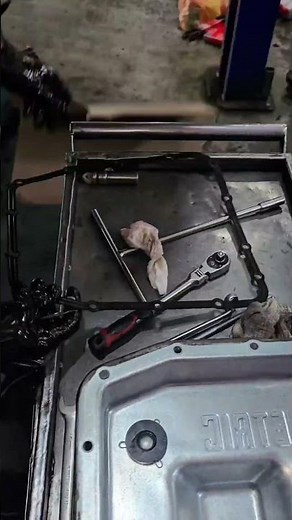Do You See Any Mistake In This Ford Crown Vic Transmission Service? 👀🔧
