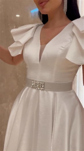 Giyimmasali | 👉GYM- 1973 . 💫 Tafta Kumaş omuz volanlı midi boy elbisemiz . 👉36/38/40/42 beden aralığı . 👉www.giyimmasali.com ‘da . .... | Instagram