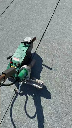 Our TD Roofing Inc. crew is replacing this flat roof using Hot-Air Automatic Welding Robots for perfectly welded seams, faster production, and a safer, torch-free installation. Working hard 🔥 working smart 🤓 — Full Replacement of the existing SBS/BUR roofing system. Precision workmanship powered by advanced technology. Get a Free Quote Today: 📞 (647) 673 4760 ☎️ (905) 247-5137 📧info@tdroofing.ca 📍Mississauga, Ontario, Canada 🌎www.tdroofing.ca 🟢Available 24/7 #roofrepair #roofreplacement#f