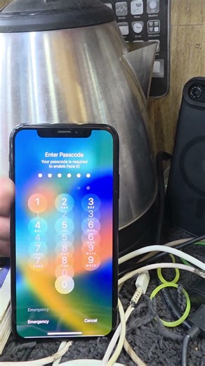 IPHONE X 256GB BATTERY 72/ PRESNT ONLY MOBILE RS 9500. PH 8056 161371