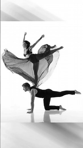 🇺🇦 Model poses for photoshoot📸 Acrobatics. Models Anna and Oliver