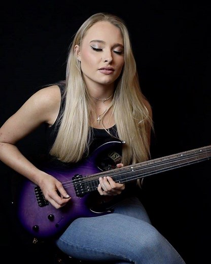1.8M views · 71K reactions | New Video out NOW on my YouTube!! Guns N’ Roses - November Rain (SHRED VERSION) ❤️ Watch the full shred here - https://youtu.be/wb-mj2ug1iI | Sophie Lloyd | Facebook