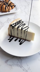 Master Pastry Chef Jorg Amsler relies on Satin Ice chocolate products for their delicious flavor and versatility. Fold Liquid Marbling Chocolate into cakes and ice creams, or dip, cover, and drizzle Choco Dip™ over your favorite pastries!" Shop both at SatinIce.com | Satin Ice