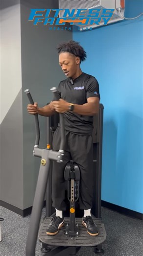 Fitness Factory Health Club - Harlem on Instagram: "Post-Thanksgiving core work 🍗🔥 Learn the standing ab twist machine with Master Trainer Quamel."