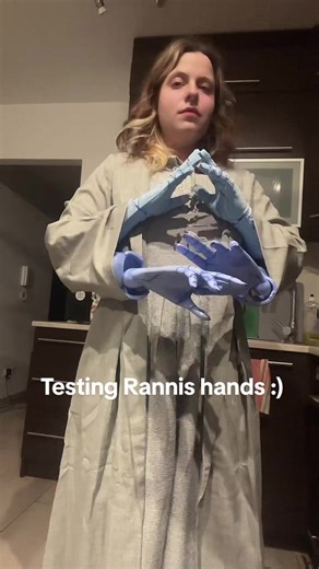 Trying on extra pair of hands I made for Ranni :) I think I need to make a thread shorter.. and color mismatch is unlucky. But I am kinda happy with how it looks like. My Elden Ring waifu, I am so ready #cosplay #ranni #eldenring #craft #darkfantasy