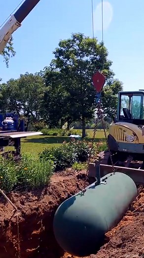 17K views · 109 reactions | Installing an Underground Propane Tank #propanetank #undergroundtank #heavyequipment #propanegas | FarmCraft101 | Facebook
