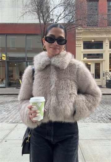 nyc winter ootd 🧸❄️ @Aritzia chamonix coat @AGOLDE luna pieced barrel jeans @TOTEME black leather mid-heel ankle boots @Miu Miu glimpse sunglasses @Jacquemus large bambino @Gabriela Ceballos NY gold hoop earrings #aritziaoutfits #chicwinteroutfits #wintercoat #fauxfurcoat #winteraccessories