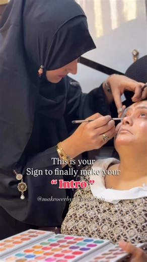 Shifa Mohsin | MUA on Instagram: "A profession that makes you unstoppable✨❤️ Every brushstroke builds skill💄Every client builds strength💫 ✨Ready to elevate your look? 💌DM to book your transformation @makeoverby_shifamohsin #MakeupArtistLife #BeautyWithPurpose #UnstoppableArtist #MakeupMagic #ProAtMyCraft"