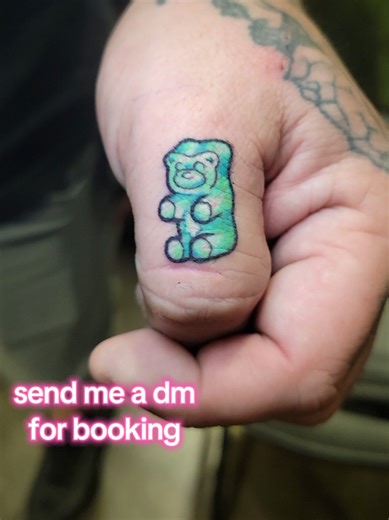 Not every tattoo has to be big and complicated—but it should be done right. Whether it’s your first tattoo or your tenth, I focus on clean lines, solid color, and designs that actually last. No trends that disappear in a year. I work at Sacred Garden Tattoo—about an hour from Crystal River and around 45 minutes from Brooksville. Not far for something permanent done right. If you’re nearby and want something you’ll still love years from now, let’s make it happen. DM me and we’ll build something y