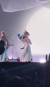 42K views · 2.9K reactions | si ven mis ediciones de Aurora aknes pónganse Audifonos y disfruten del audio deleiten su oído con mis ediciones, esta edicion tiene un toque especial al final prendo un audio original del video que se mezcla muy bien con la cancion. | Aurora estilos y ediciones Con Amor | Facebook