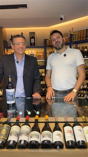 Porto a Porto on Instagram: "Santa Carolina Aniversário 150 anos é uma edição exclusiva elaborada para celebrar os 150 anos de história da premiada vinícola chilena. Um vinho muito especial, como nos conta o enólogo Ivan Martinovic Titiro. Acesse o site B2B da importadora Porto a Porto e leve esse produto para o seu negócio. Link na bio. #importadoraportoaporto #santacarolina #vinhochileno #comprarvinho #grandeadega"