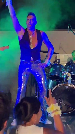Get lucky /Le freak with DanceMania Band #shorts #livemusic #partyband #dancemania #getlucky #dance