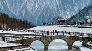 Chengdu's rise in ice and snow sports boosts consumption and tourism