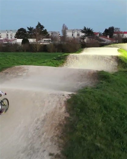 BMX ent mardi soir reel 4 #DJINeo2#DJIDrone#DroneShot #BMX#BMXLife#BMXRider