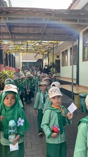 Keliling Sekolah sambil BERNYANYI #stopbullying 👏❤️