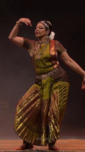 നൃത്തത്തിന്റെ സൗന്ദര്യം - ശോഭന | Happy World Dance Day #ytshorts