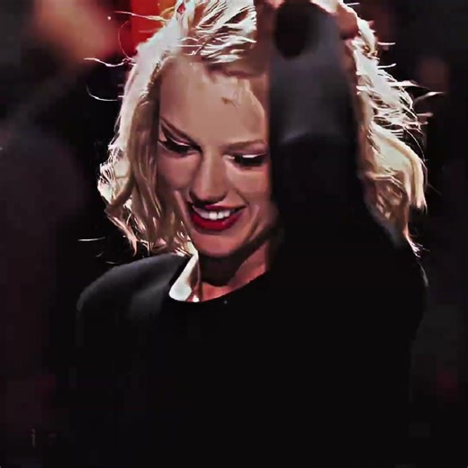 #taylorswift :: tay’s runway walk 👏