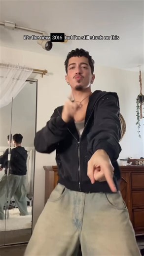 Angel on Instagram: "did u see my reflection?? I didn’t have a phone in 2016 sooo. Anyways don’t mind the little movement - - - - - - - - - - - - #explore #reels #puertorican #ootd #waistlinewarrior"