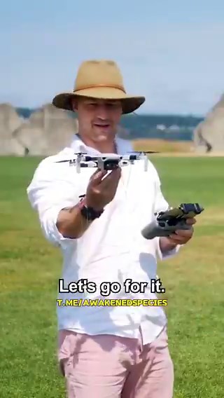 ⚡️🔬This guy conducts an experiment with a drone to harvest free energy from the æther.Tesla tried to give us free energy from the æther—the elites took notice, and Tesla’s work got buried. This drone experiment is wild—earth is like a giant Tesla coil in an electromagnetic toroidal field.Gravity? Just a cover story for electrostatic forces, density, and buoyancy. 🛟⚡️