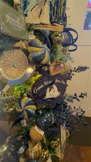 Blue, gold and Jesus. | Magnolia & Steel