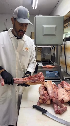 Everyone’s favorite - oxtails! Ours are fresh, NEVER frozen. Quality you can see and taste! 🔥🎄🎁 | Sunshine Meat Market