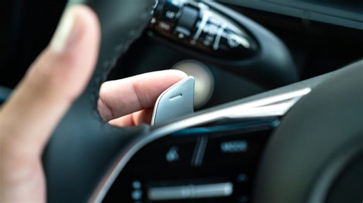 ¿Qué son las levas del volante y cómo se conduce con ellas?