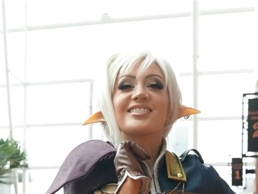 k8sarkissian在2023年Katsucon动漫展上cosplay《黑兽》中的克洛伊。